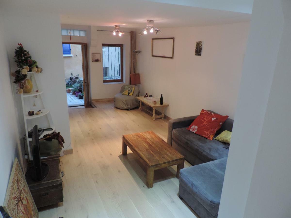 Le Logis De La Fontaine Apartment Ceyreste Bagian luar foto